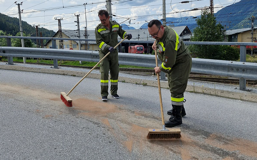 Ölbinden im Ortsgebiet